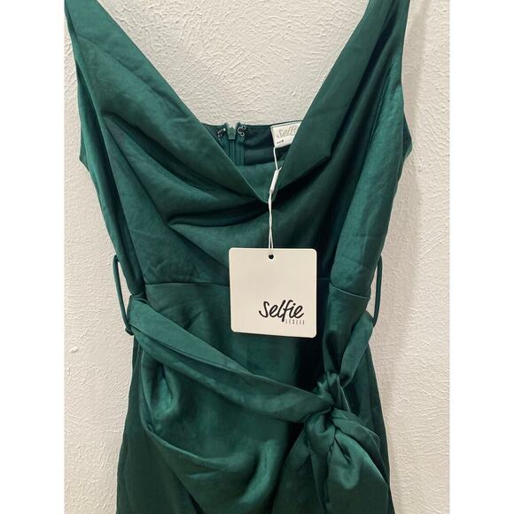 Selfie Leslie Bebe Satin Cowl Neck Mini Wrap Dress Forest Green Small NEW - Picture 4 of 5